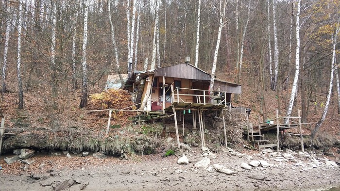 Študentská práca Reality Ružín upozorňuje na čierne stavby pri vodnej nádrži