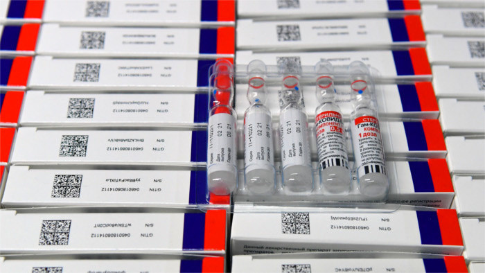 Quel rapport bénéfice-risque des vaccins AstraZeneca et Spoutnik ?