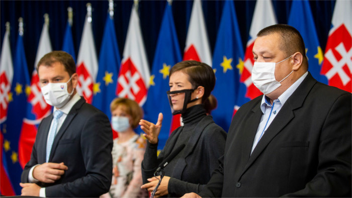 Les critiques de Matovic contre les scientifiques ne passent pas