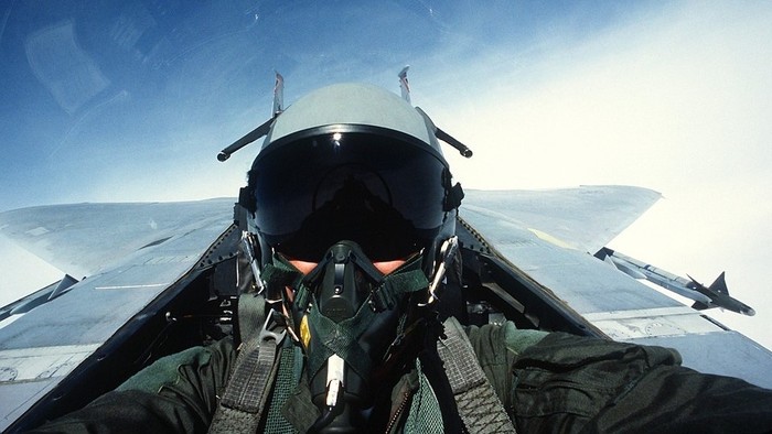 Vojenská rubrika / Výcvik mladých pilotov v USA na stíhačky F-16 