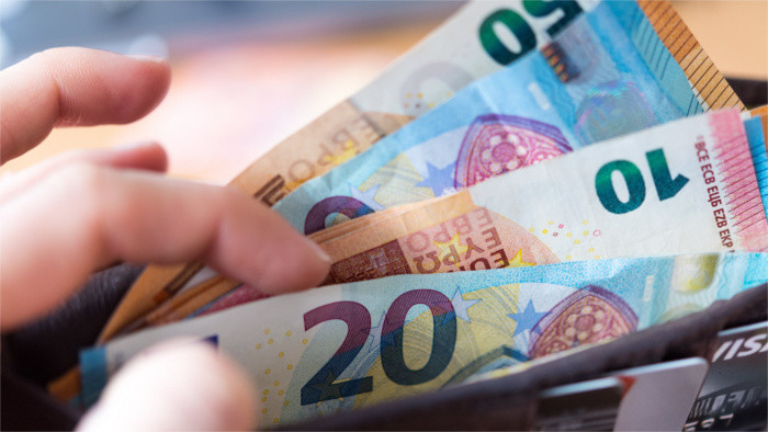 Príjmy Slovákov výrazne zaostávajú za mzdami v západných krajinách