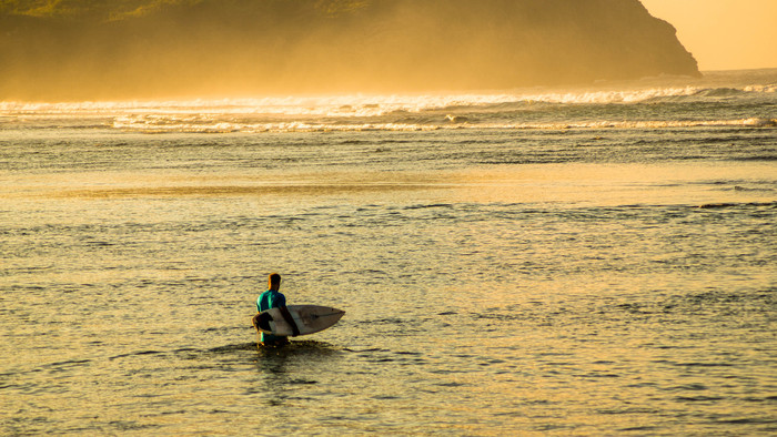 SurferNaMawi.jpg