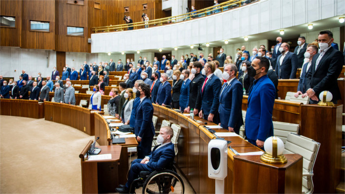 Regierung erhält das Vertrauen des Parlaments