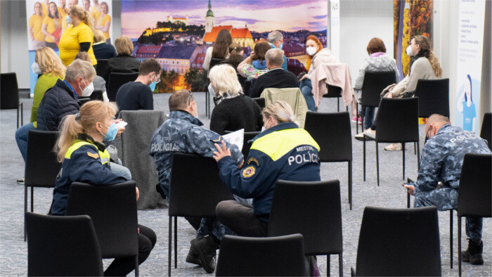 Umfrage: Impfbereitschaft seit März unverändert 