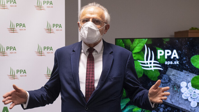 Minister pôdohospodárstva Ján Mičovský podáva demisiu
