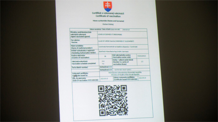 Zaočkovaní už môžu požiadať o očkovací certifikát