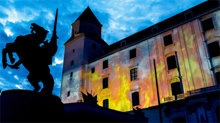 Видеопроекция пожара на Братиславском замке