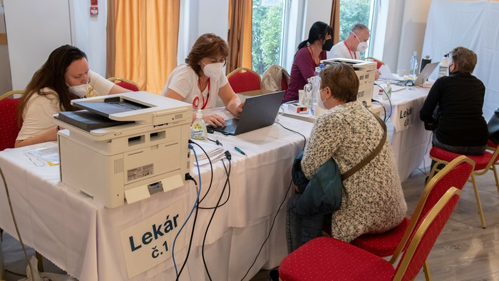 Boli sme pri tom / Reportáž z očkovacieho centra