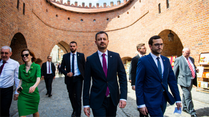 Heger cumplimenta su visita oficial a Polonia 