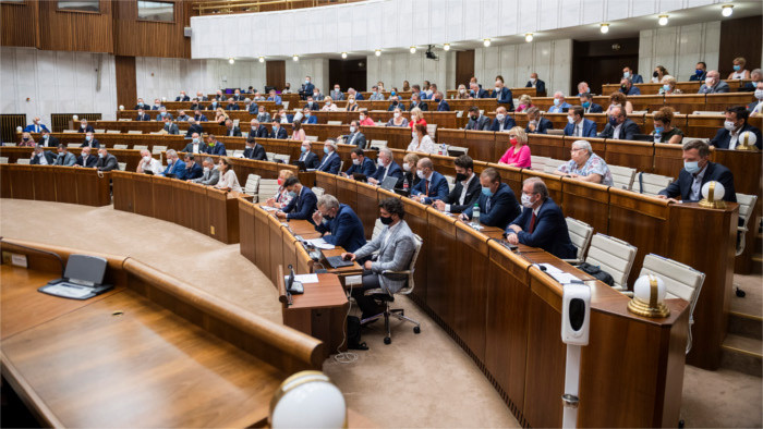 Los antiguos representantes del régimen comunista perderán sus beneficios