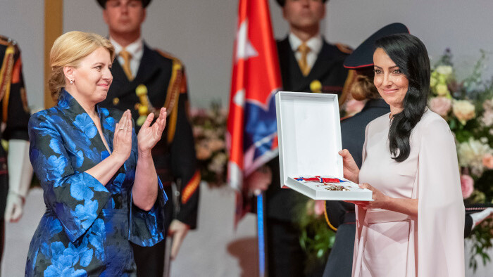 La presidenta eslovaca condecora a diversas personalidades