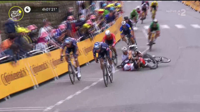 Peter Sagan Tour de France pád 3. etapa.png