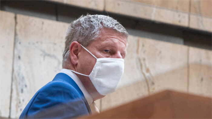 Le ministre de la santé publique lance un appel aux citoyens de se faire vacciner