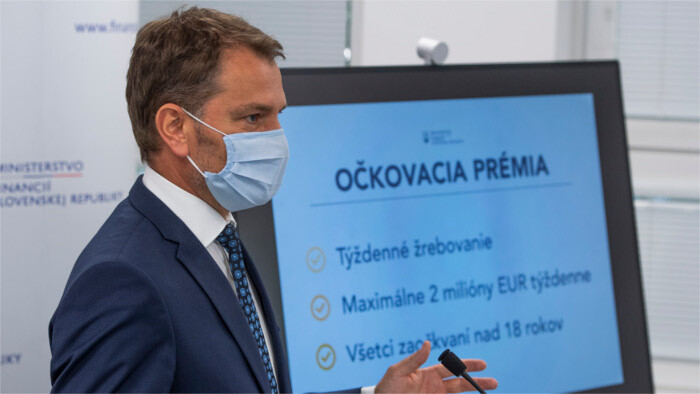 Minister financií navrhuje odmeny za očkovanie 