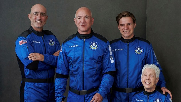 J. Bezos poletí do vesmíru