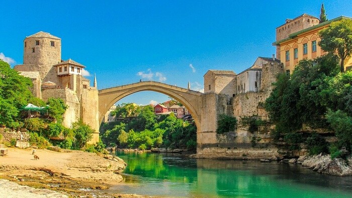 Politická kríza v Bosne a Hercegovine: kriminalizácia popierania genocídy