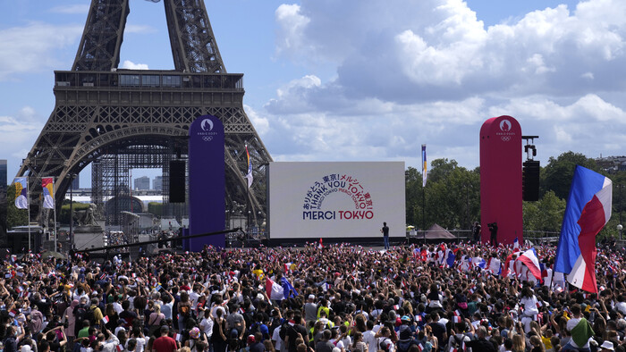 Olympijská vlajka už je v Paríži