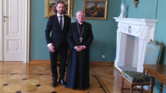 2-arcibiskup-400x320.jpg