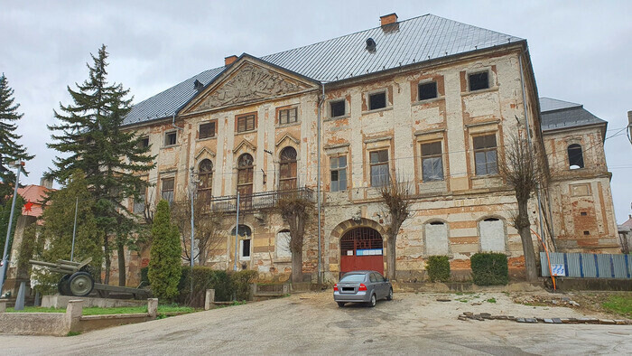 Chátrajúce kaštiele a ich záchrancovia