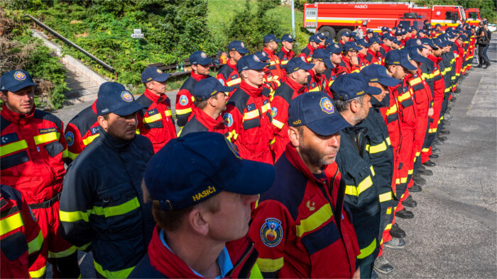 Remerciements aux pompiers slovaques intervenant en Grèce
