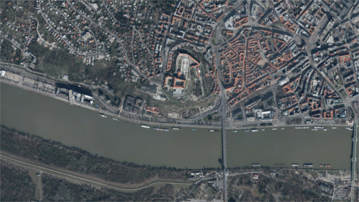 Bratislava: Historische Luftaufnahmen und aktuelle Satellitenbilder