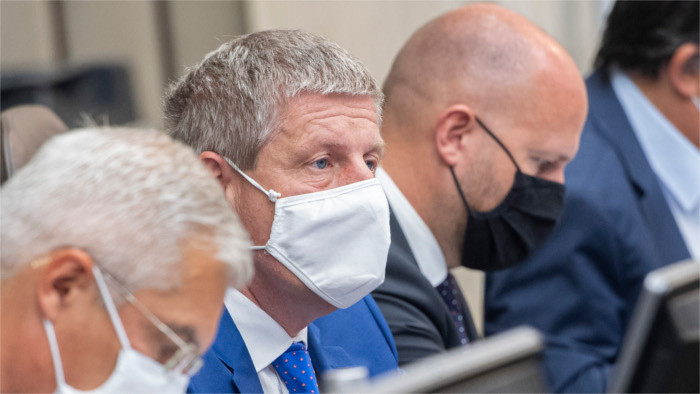 Lockdown soll neu bewertet werden
