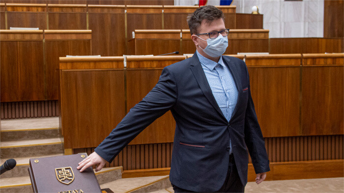 MP Bubnár of largest governing party leaves Parliament