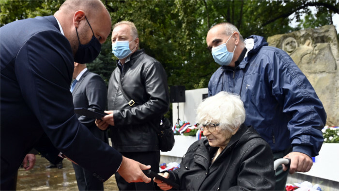 Distinction des survivants de l’holocauste par le Ministre de la Défense