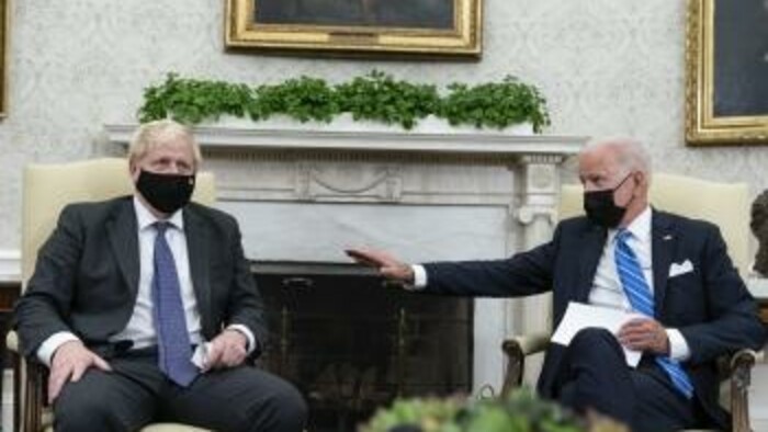 Boris Johnson v Bielom dome
