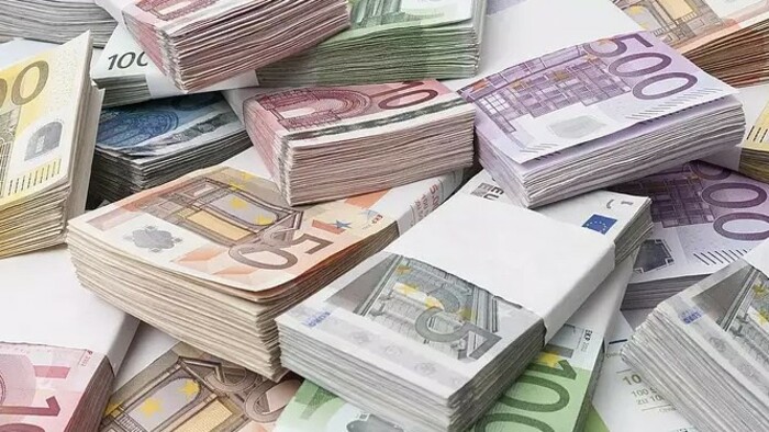 Megfogná a pénzt a kormány
