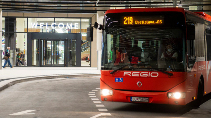 Mögliche Senkung des Mindestalters für LKW- und Busfahrer