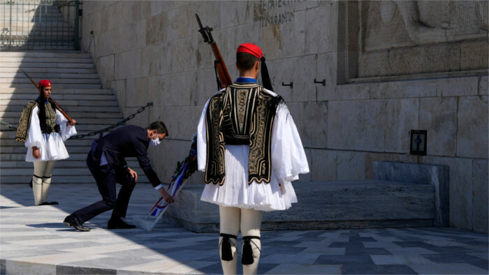 PM Heger visits locations in Greece devastated by wildfires 