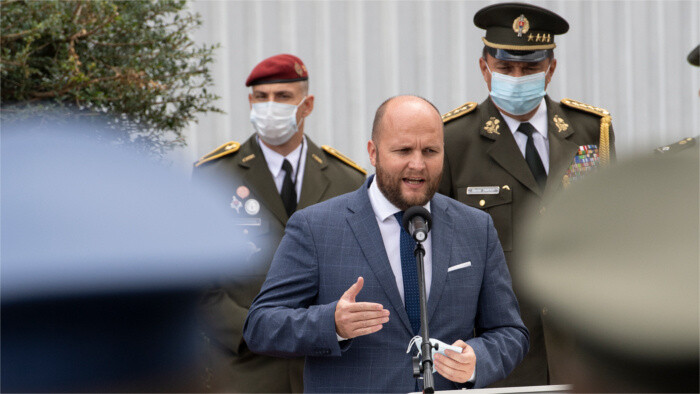 Le Ministre de la défense en Serbie