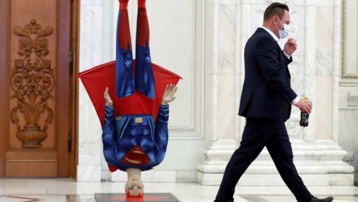 Megbukott a román kormány