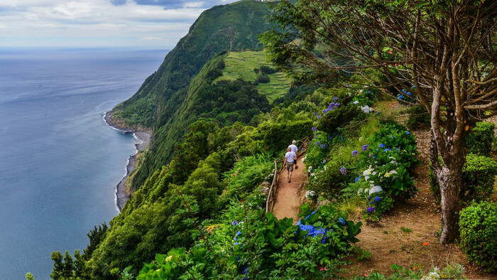 SAO MIGUEL POBREZIE.jpg
