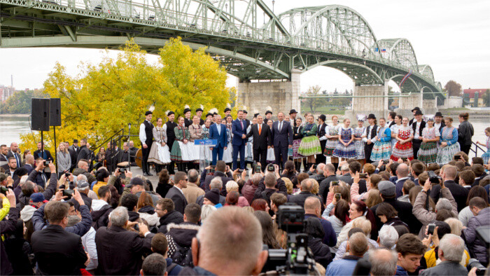 Rencontre des Premiers ministres slovaque et hongrois à Esztergom
