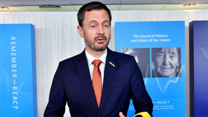 Premier Heger beim Forum zum Holocaust 