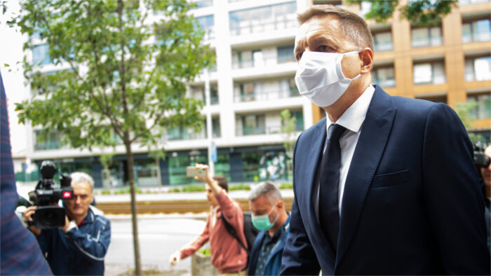 Gouverneur de la Banque nationale slovaque accusé pour la corruption