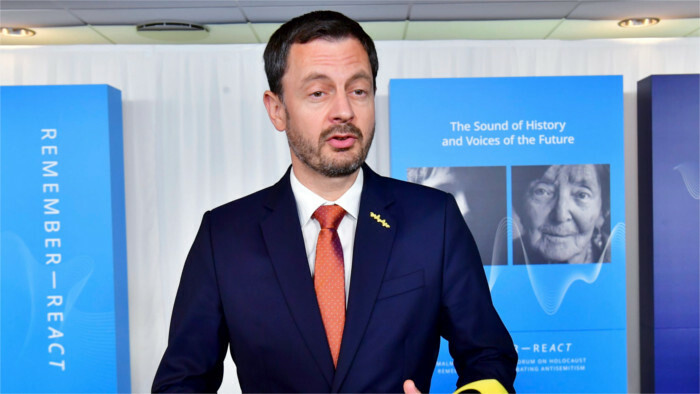 Le premier ministre E.Heger au Forum international sur l’holocauste en Suède