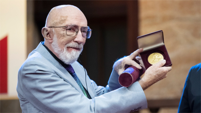 Goldene Medaille für Nobelpreisträger Kip Thorne 