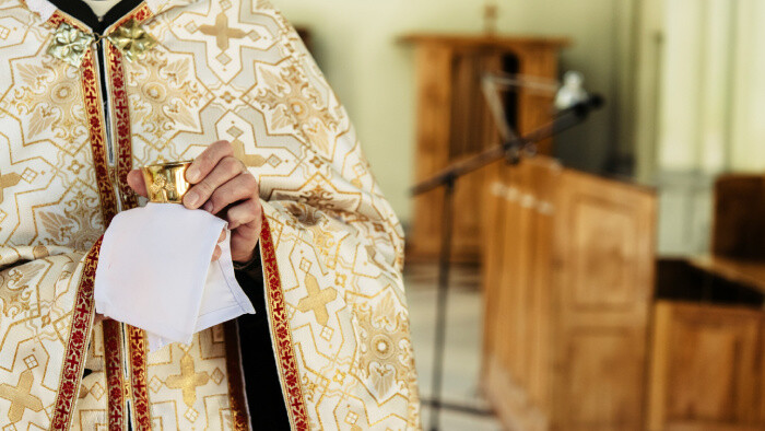Mons. Marián Gavenda je farárom v Devíne a zároveň plodným spisovateľom