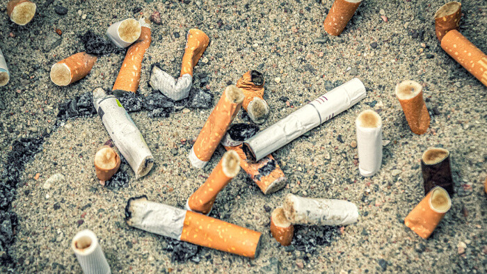 V Hlohovci nainštalujú tucet hlasovacích košov na cigaretové ohorky