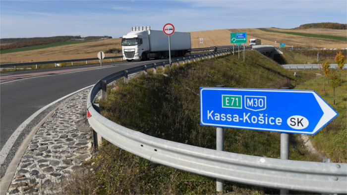 Doležal considera una vergüenza que la primera conexión por autopista entre Košice y Bratislava pase por Hungría