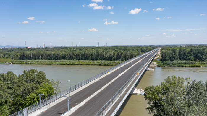 Potlesk nad vodou