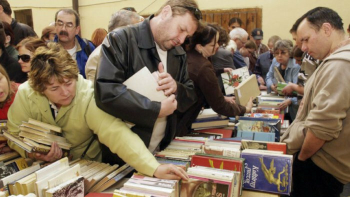 Zu schade fürs Altpapier: Wohin mit alten Büchern?