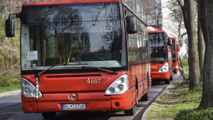 Fórum: Kto by mal dozerať na dodržiavanie pravidiel správania sa v MHD?