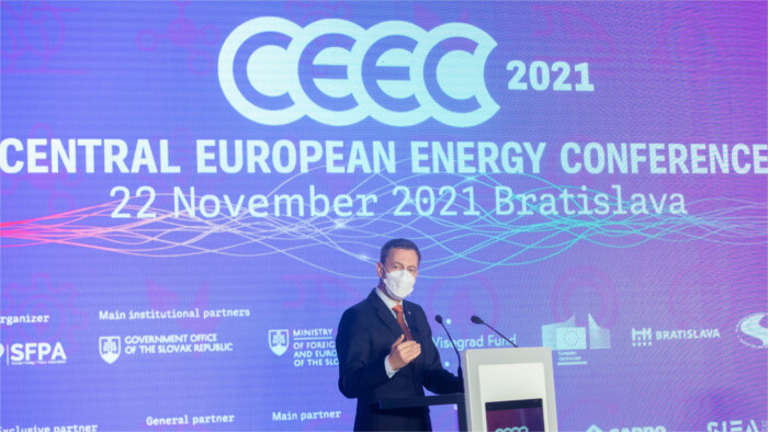 Primer ministro eslovaco participó en Conferencia de Energía de Europa Central