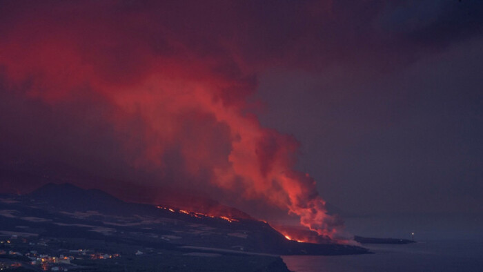 A vulkáni tevékenység felerősödése miatt lezárják La Palma szigetét