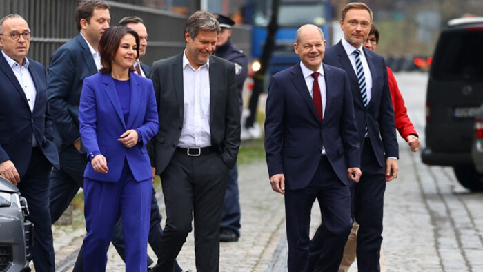Szociáldemokrata-zöld-liberális kormány vezeti majd Németországot