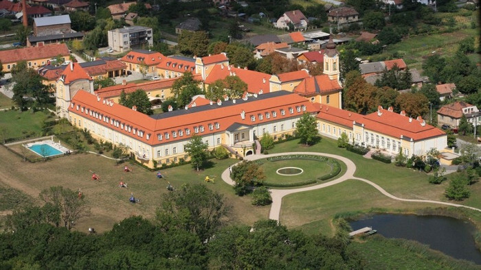 Chateau Bela_Petrech.jpg